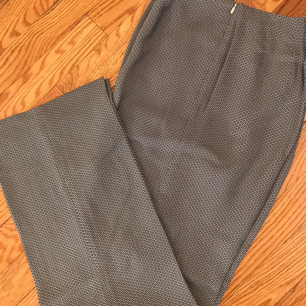 LOFT 6P dress pants, deep navy and cream pattern